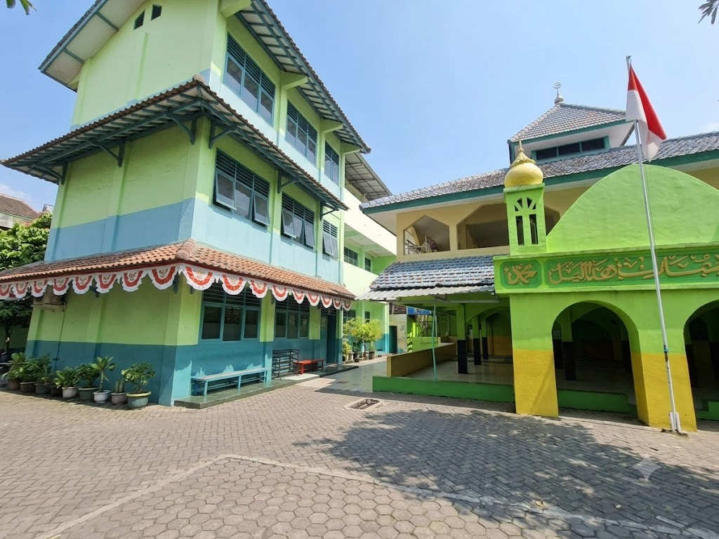 Gedung 3 Lantai
